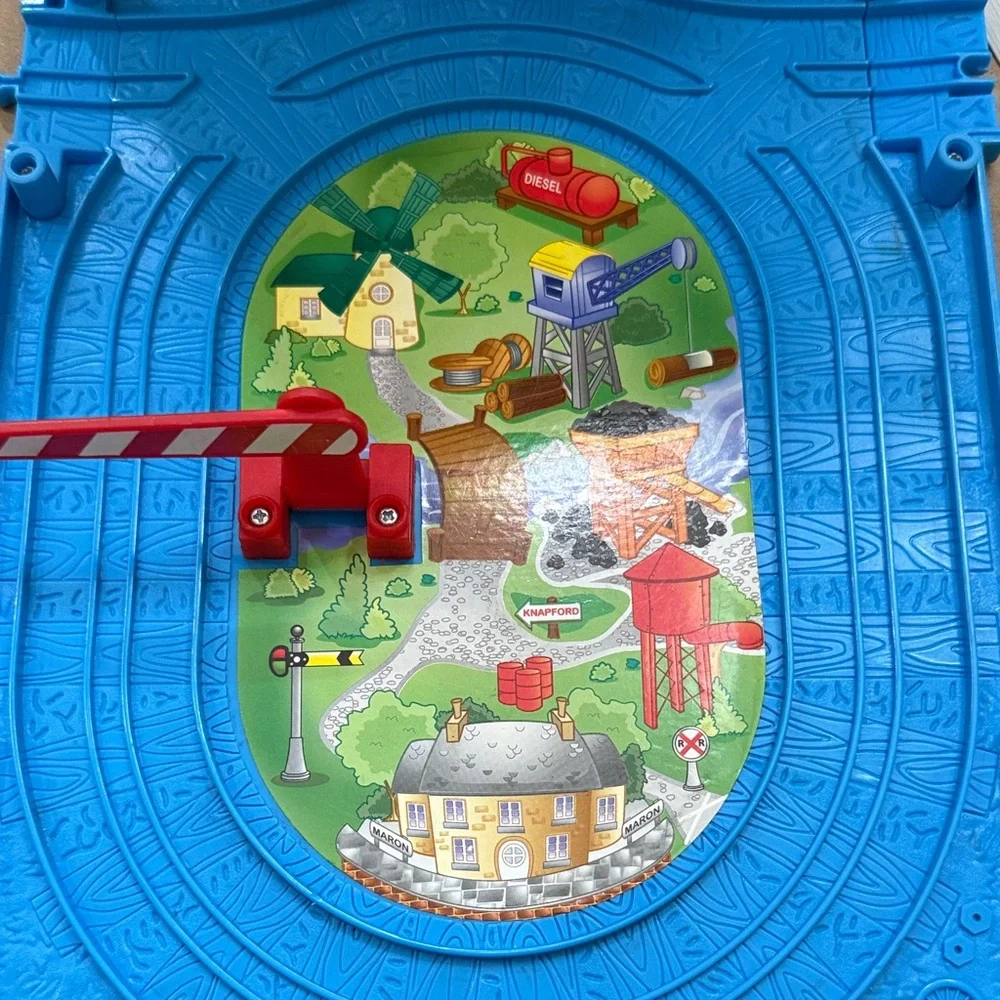 Thomas & Friends Take-n-Play Tote-A-Train Storage Case with 4 Toy Trains